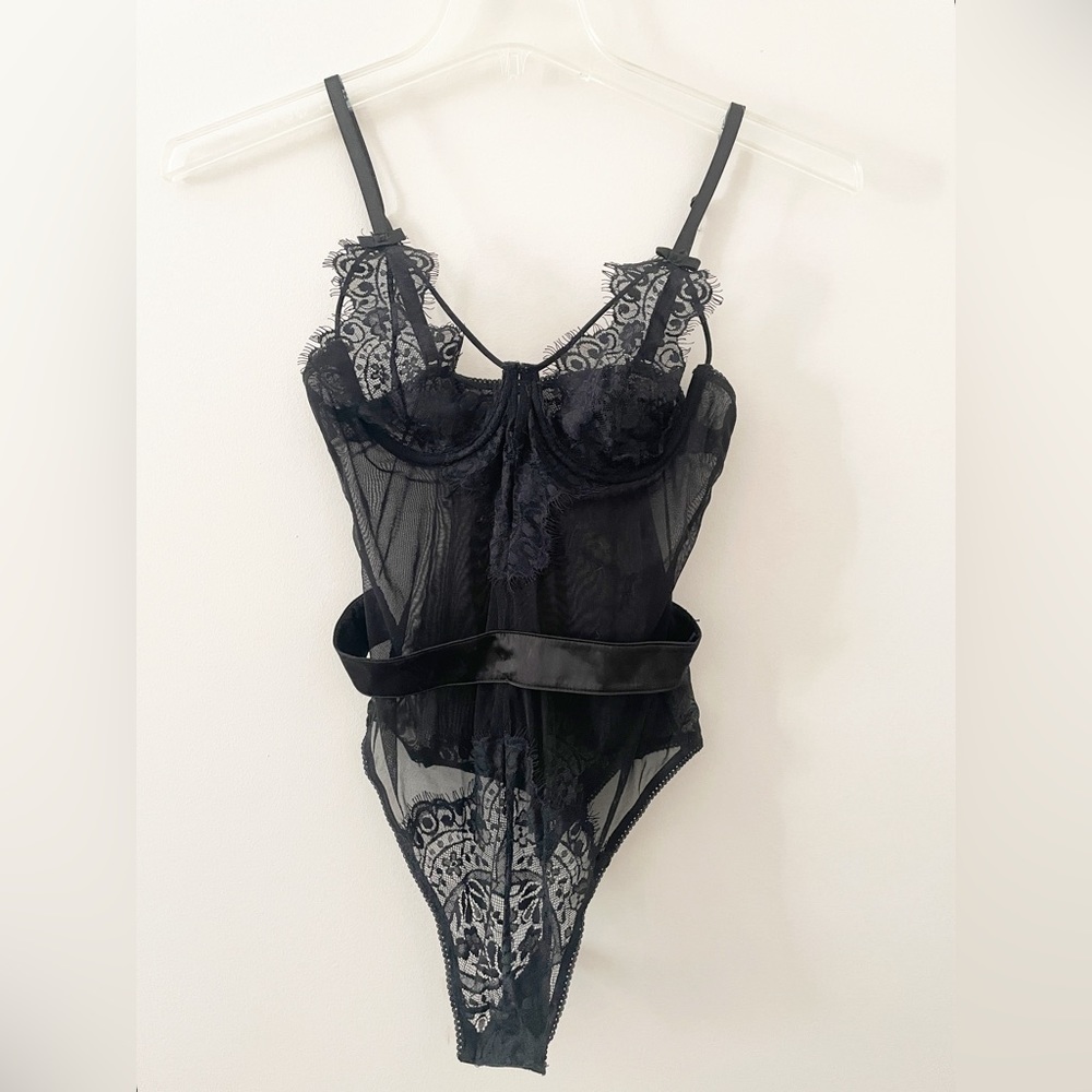 Frederick's of Hollywood Lace and Sheer Mesh Black Teddy Bodysuit Size Medium